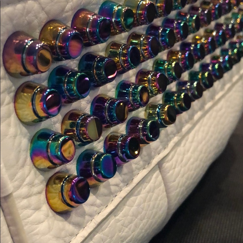 Iridescent white gorgeous AW Rockie!